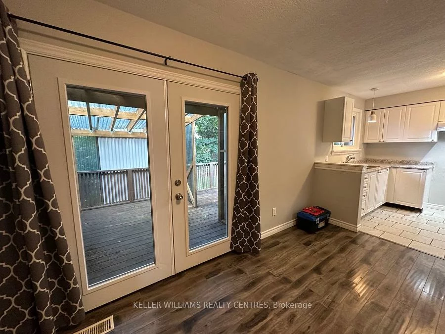 20, Queen, Codrington, Barrie