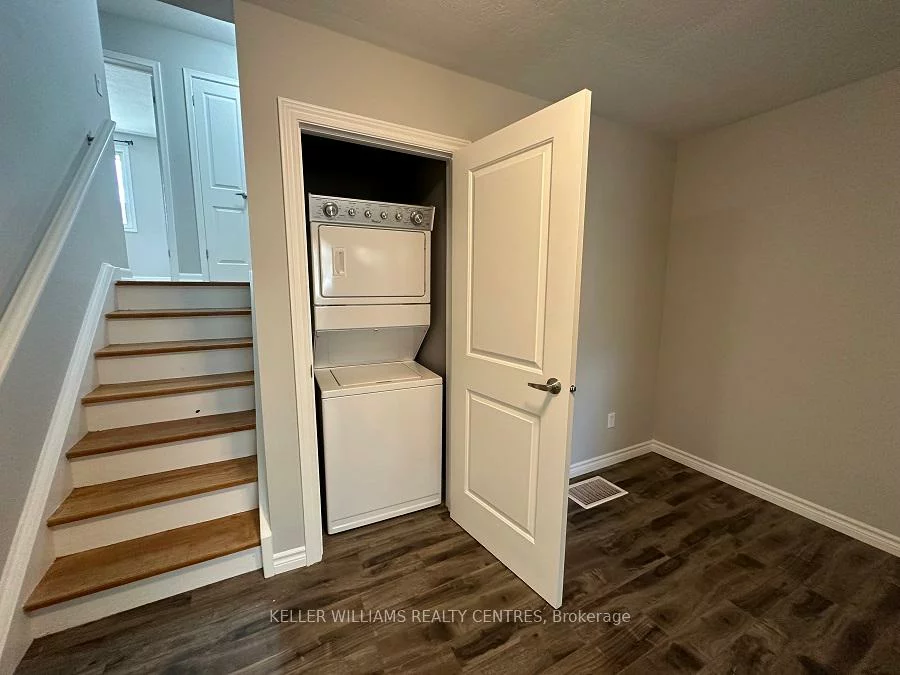 20, Queen, Codrington, Barrie