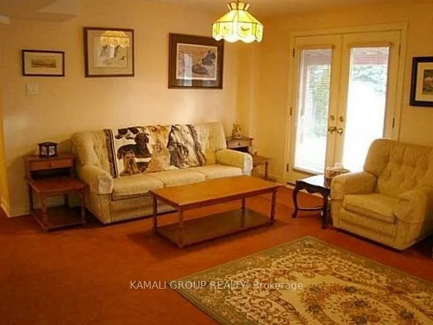 73, Silver Maple, Holly, Barrie