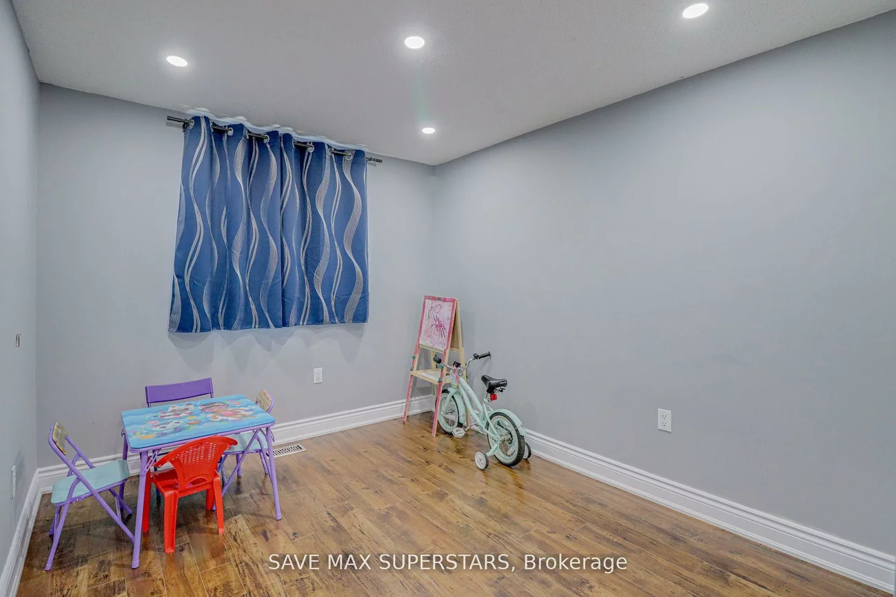 27, Maitland, Grove East, Barrie