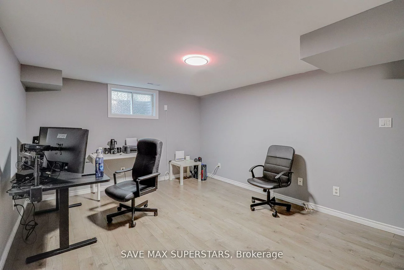 27, Maitland, Grove East, Barrie