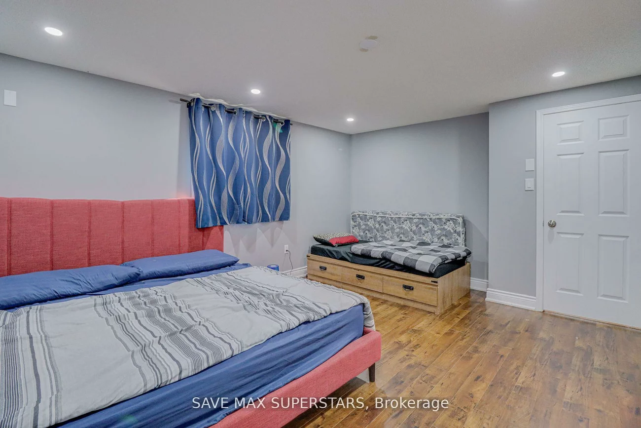 27, Maitland, Grove East, Barrie