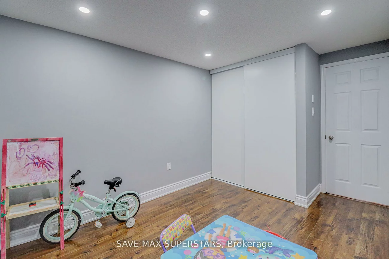 27, Maitland, Grove East, Barrie