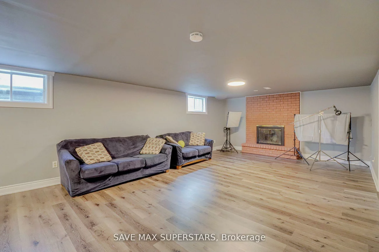 27, Maitland, Grove East, Barrie