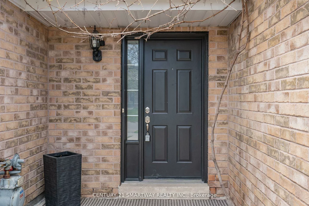 56, Pickett, Painswick North, Barrie