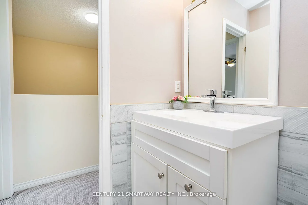56, Pickett, Painswick North, Barrie