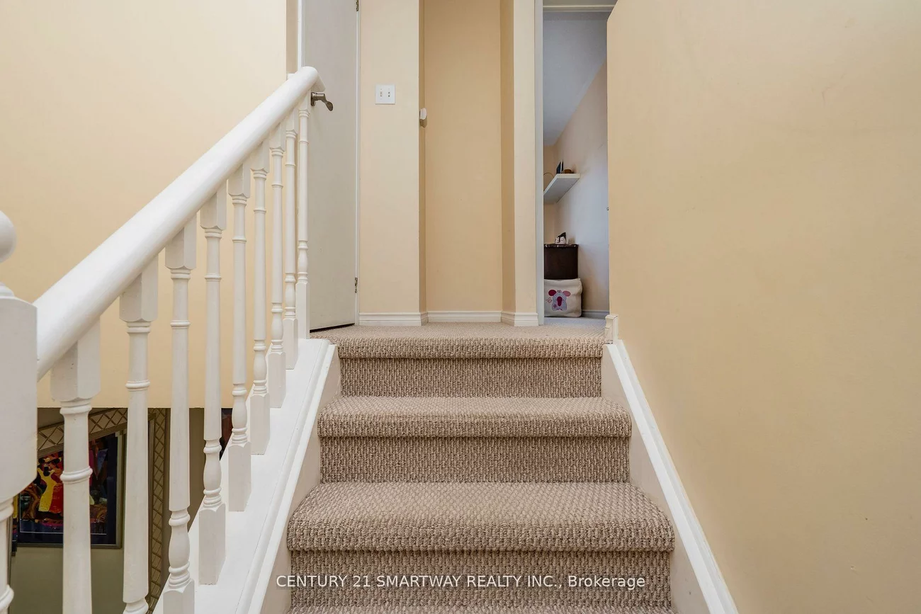 56, Pickett, Painswick North, Barrie