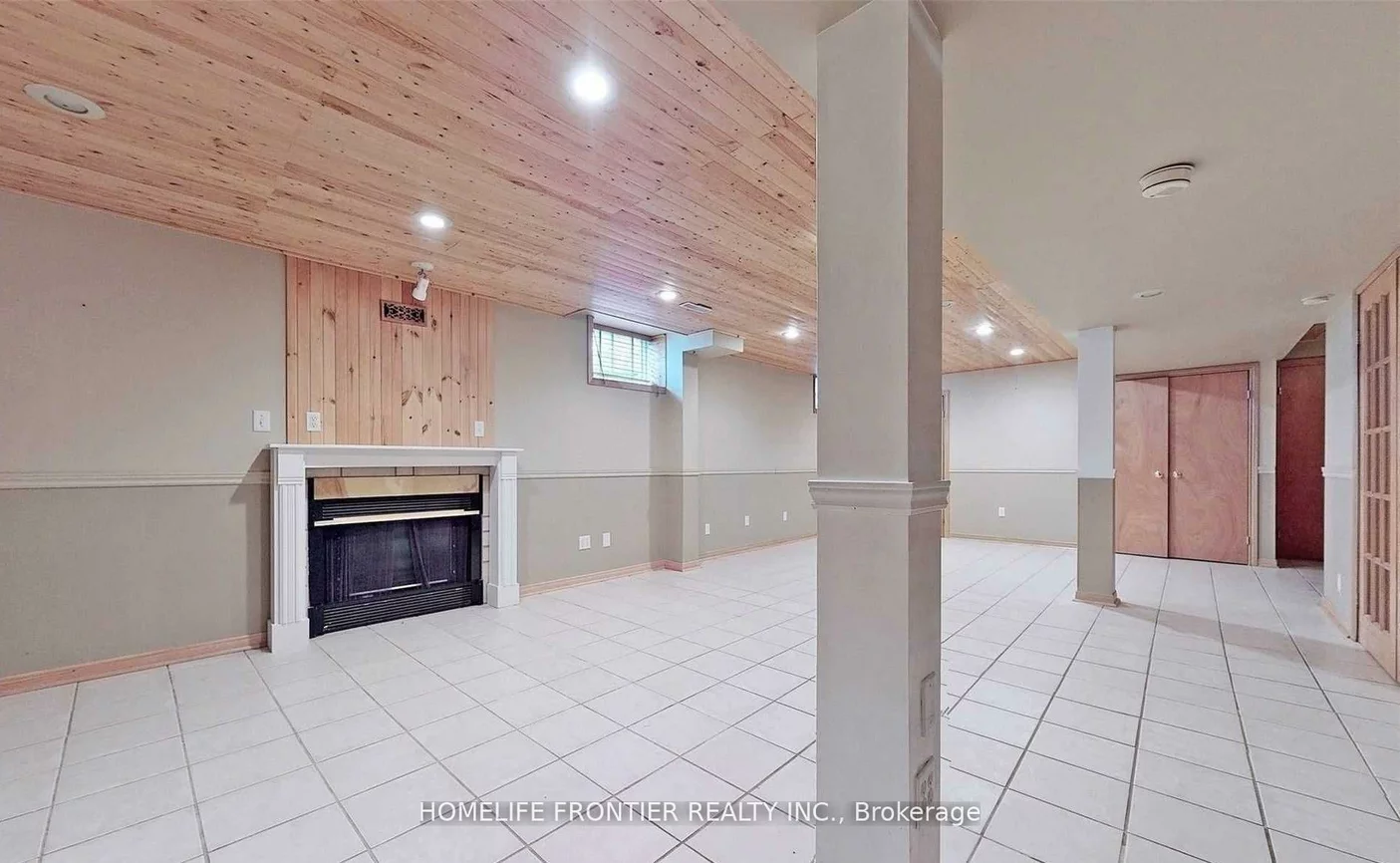 82, Grace, Painswick South, Barrie