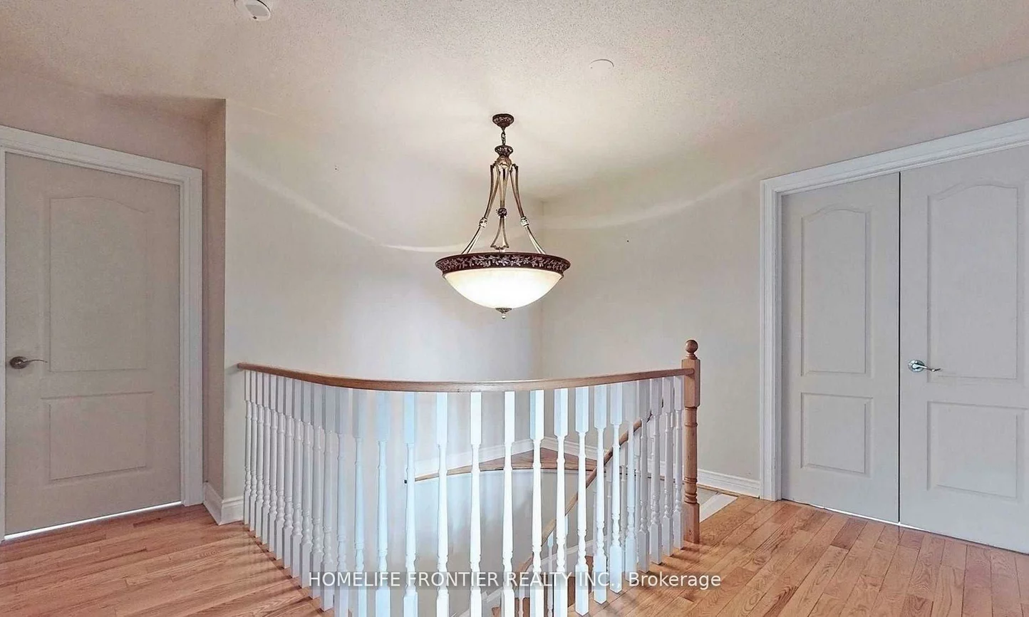 82, Grace, Painswick South, Barrie