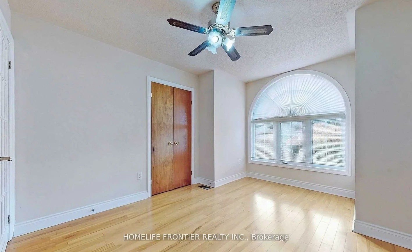 82, Grace, Painswick South, Barrie