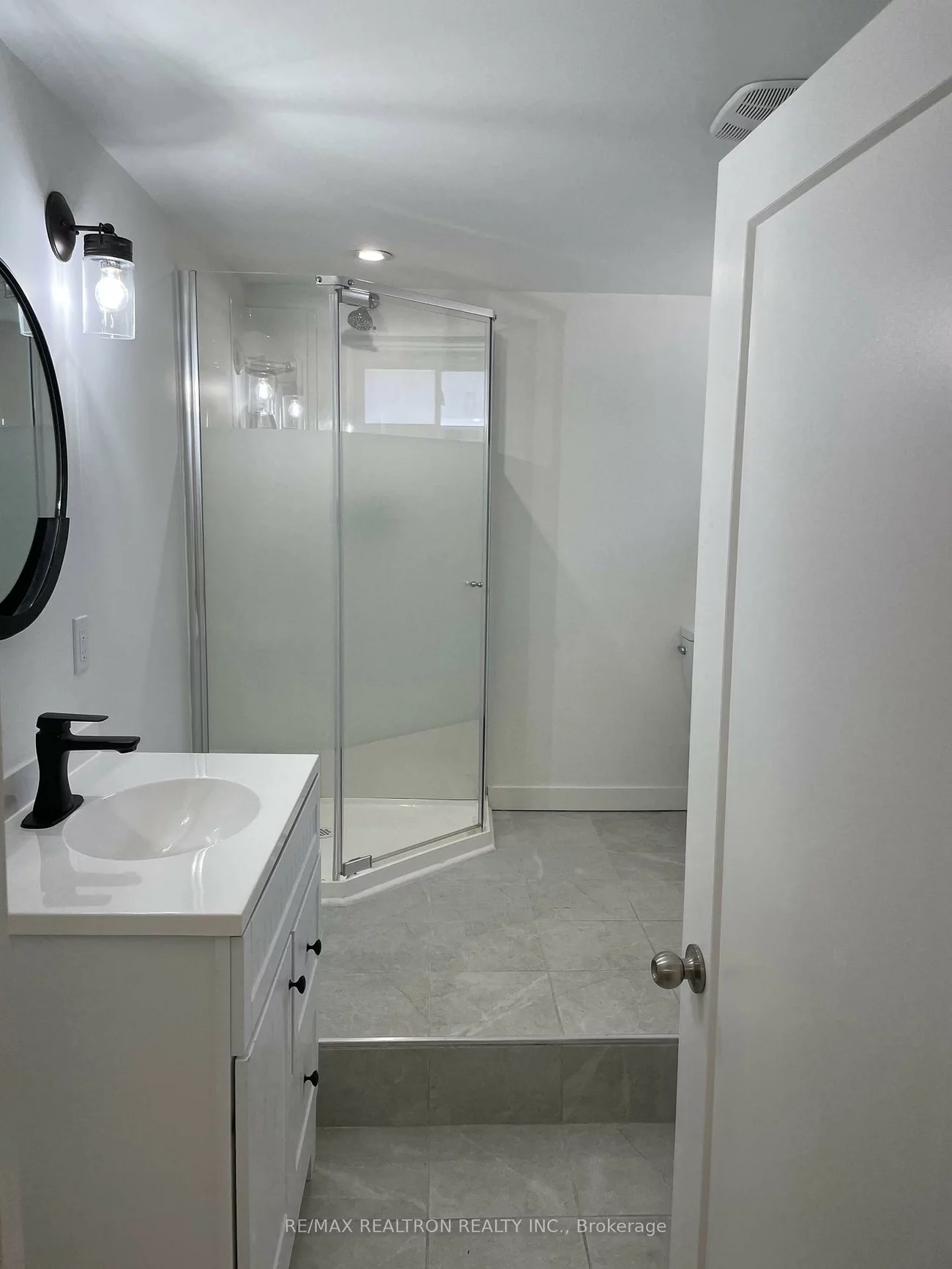 82, Gunn, Wellington, Barrie