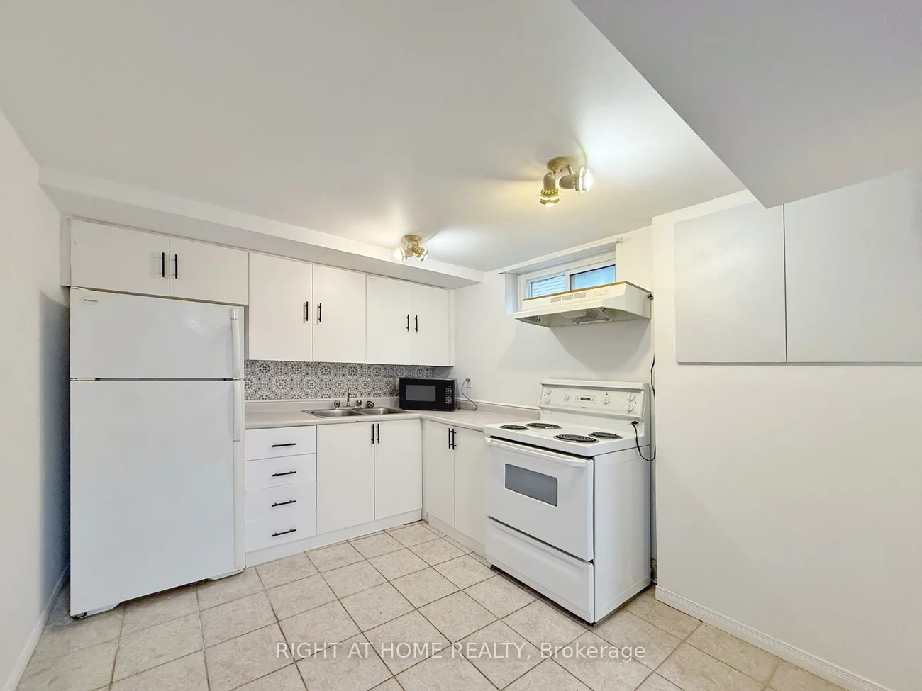 183, Rose, City Centre, Barrie