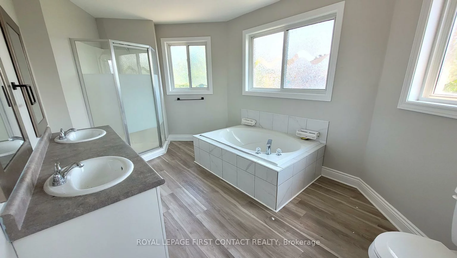 51, Stephanie, Painswick South, Barrie