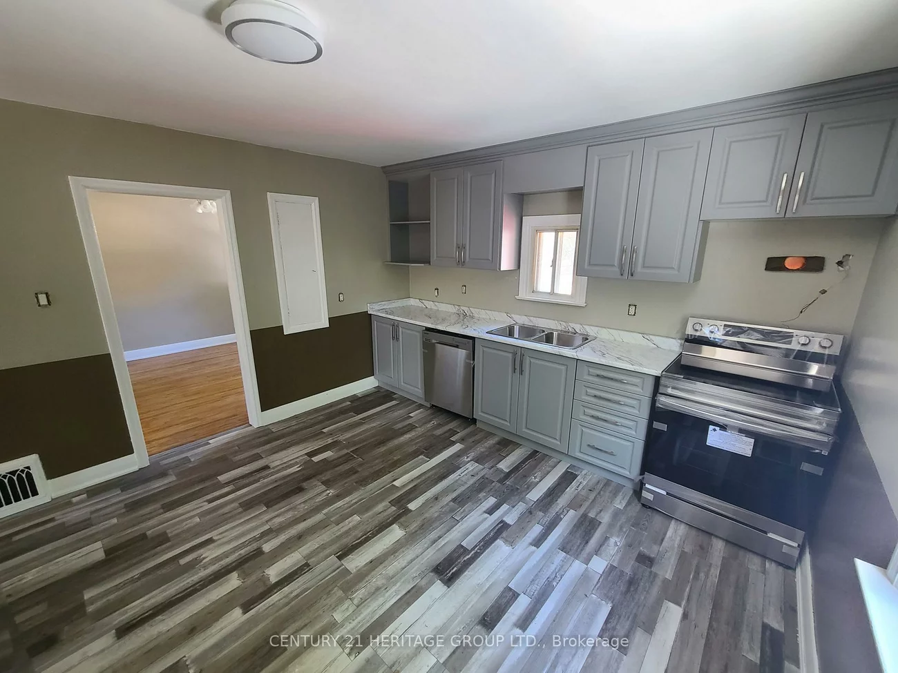 220, Tiffin, 400 North, Barrie