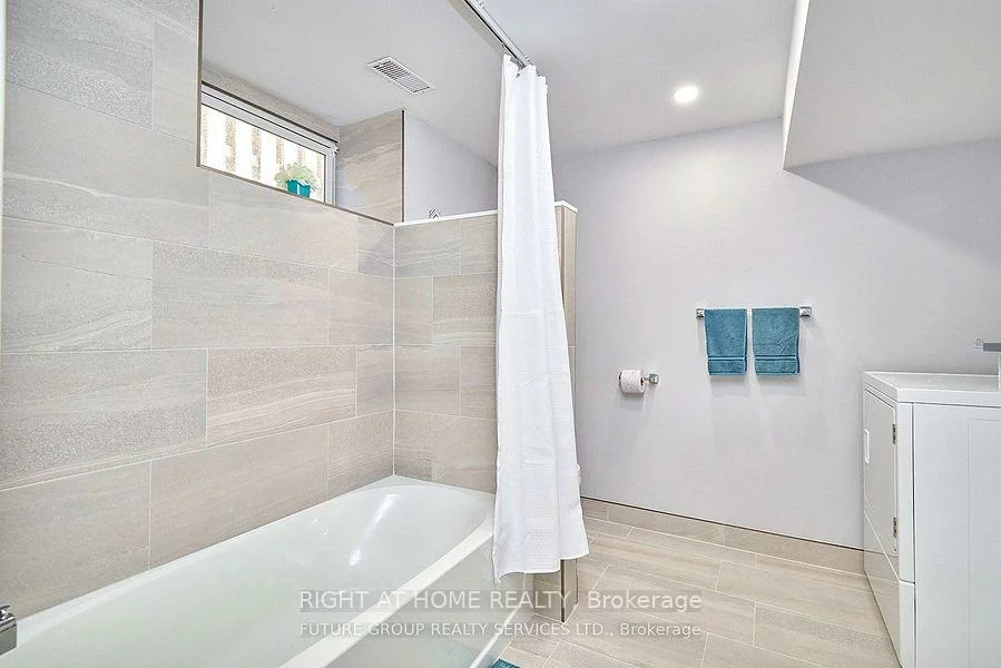 156, Peel, Wellington, Barrie