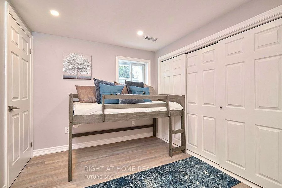 156, Peel, Wellington, Barrie