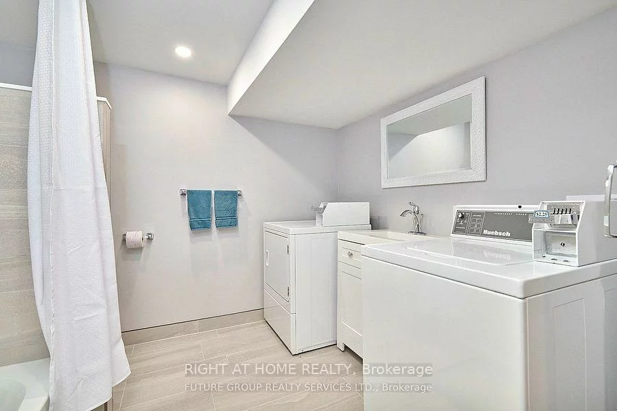 156, Peel, Wellington, Barrie