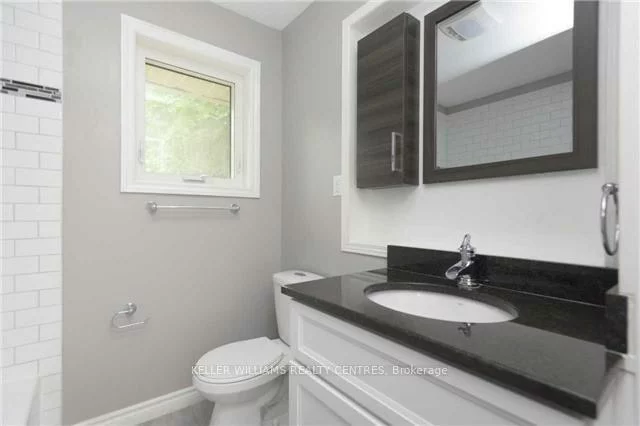 209, WELLINGTON, Codrington, Barrie
