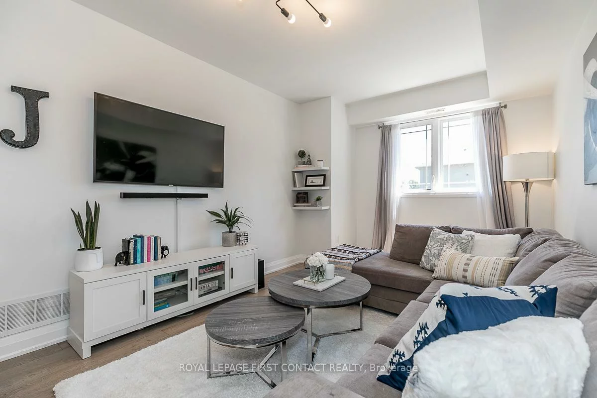 376, Blake, Codrington, Barrie