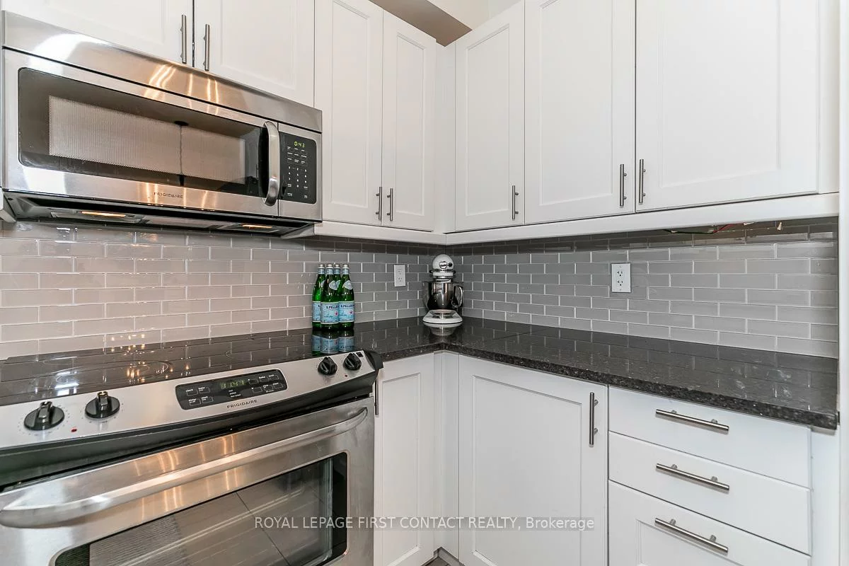376, Blake, Codrington, Barrie
