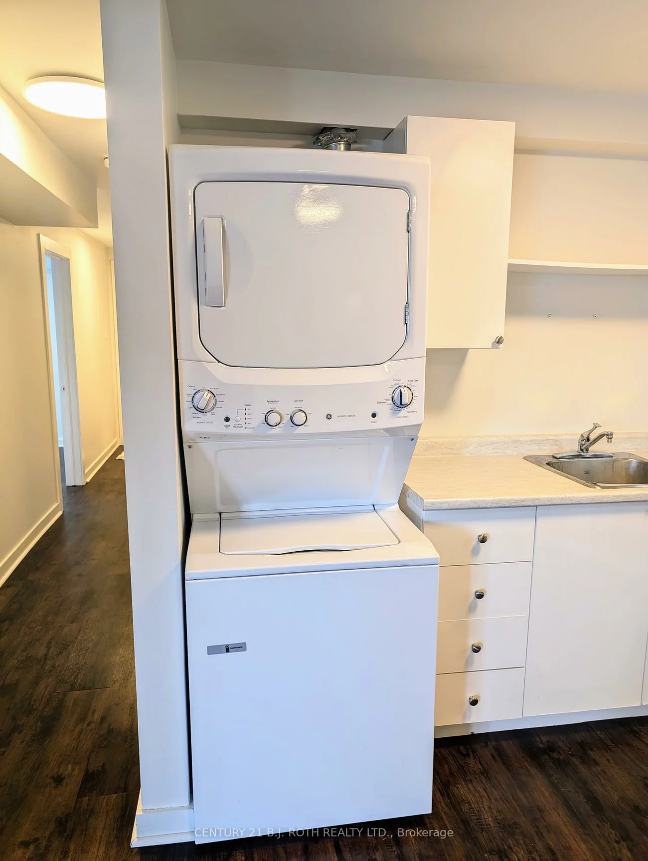 48, Cassandra, East Bayfield, Barrie