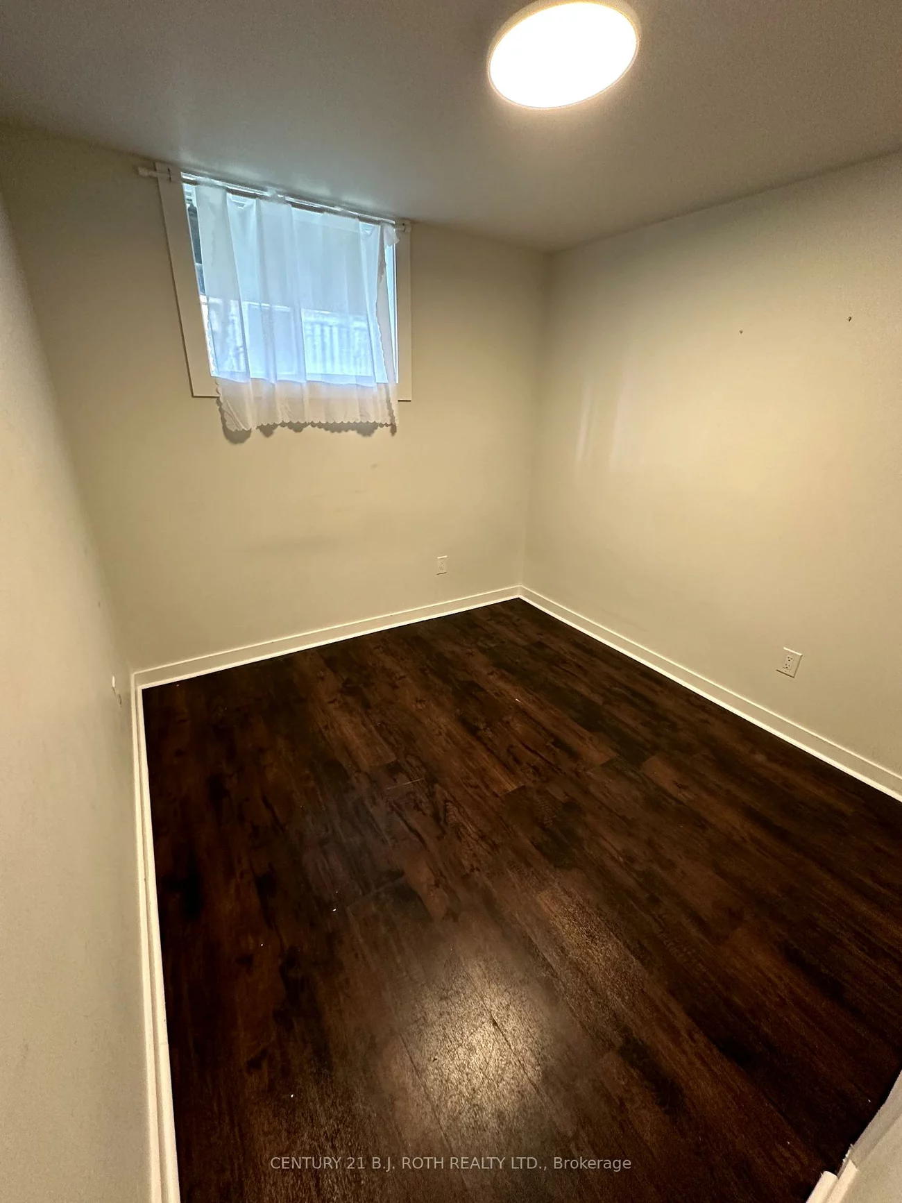 48, Cassandra, East Bayfield, Barrie