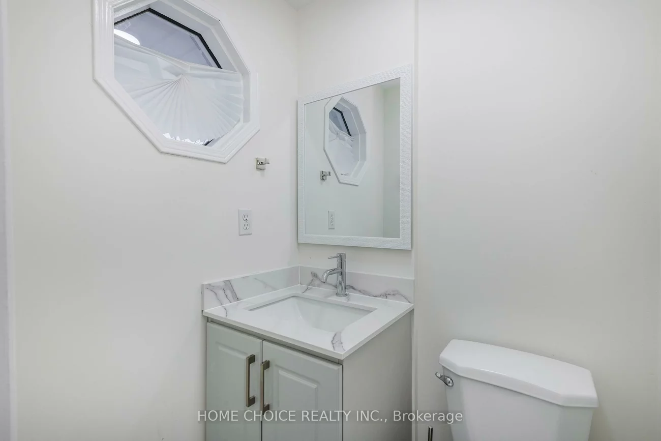 17, Orok, Grove East, Barrie