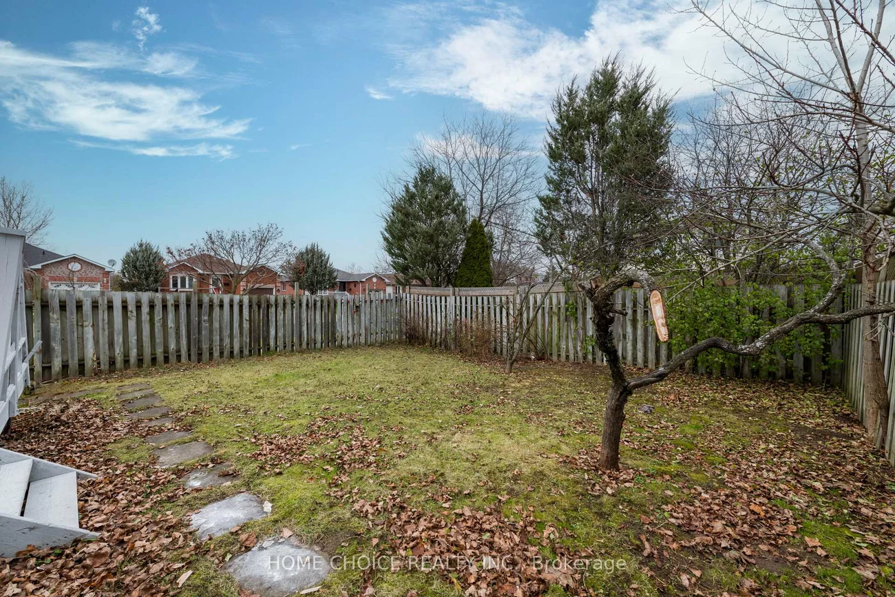 17, Orok, Grove East, Barrie