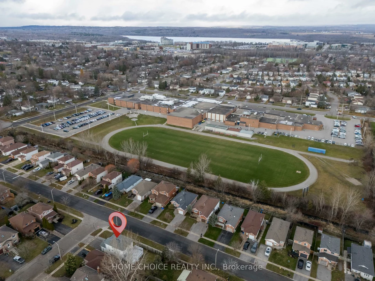 17, Orok, Grove East, Barrie