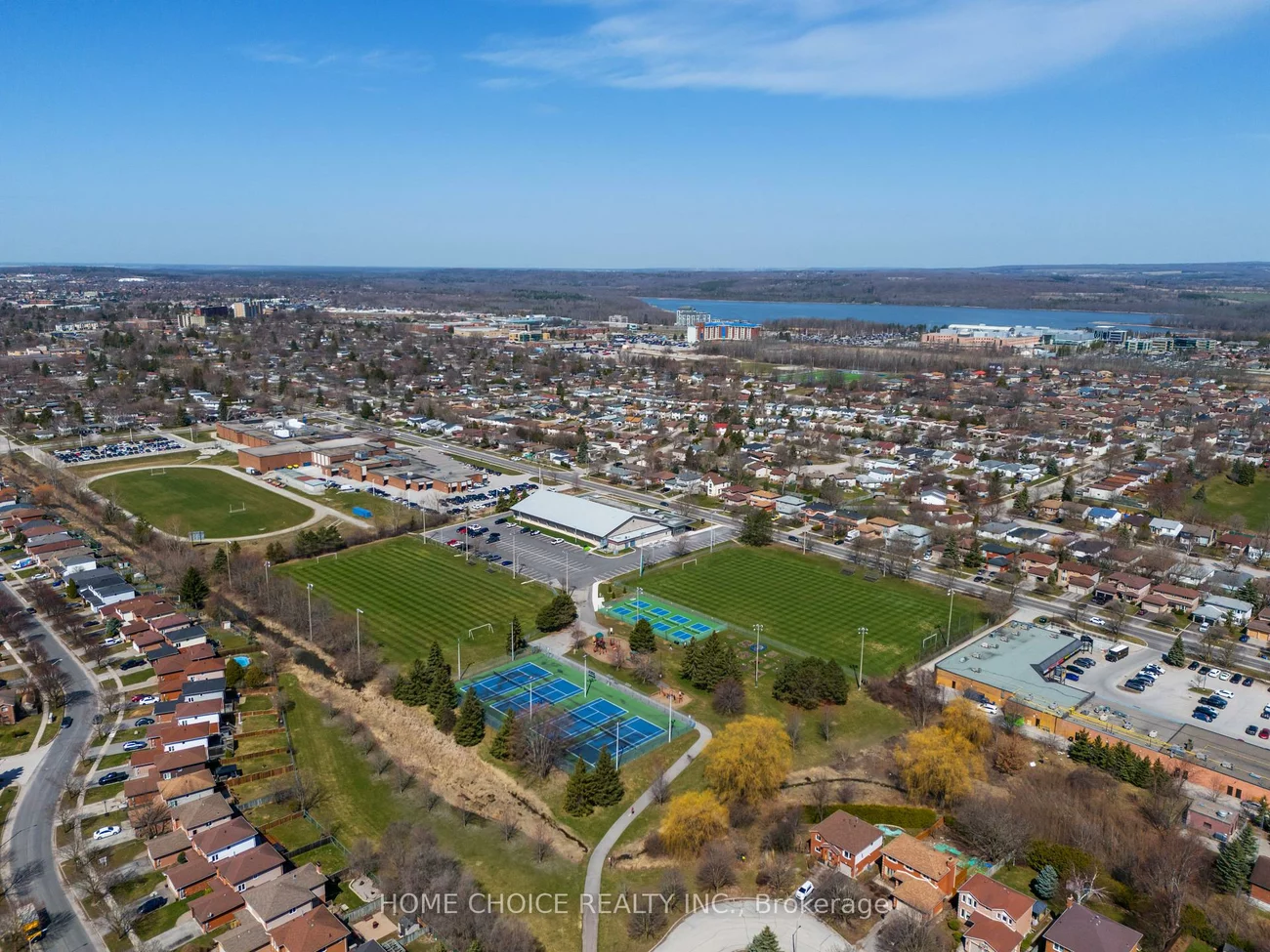 17, Orok, Grove East, Barrie
