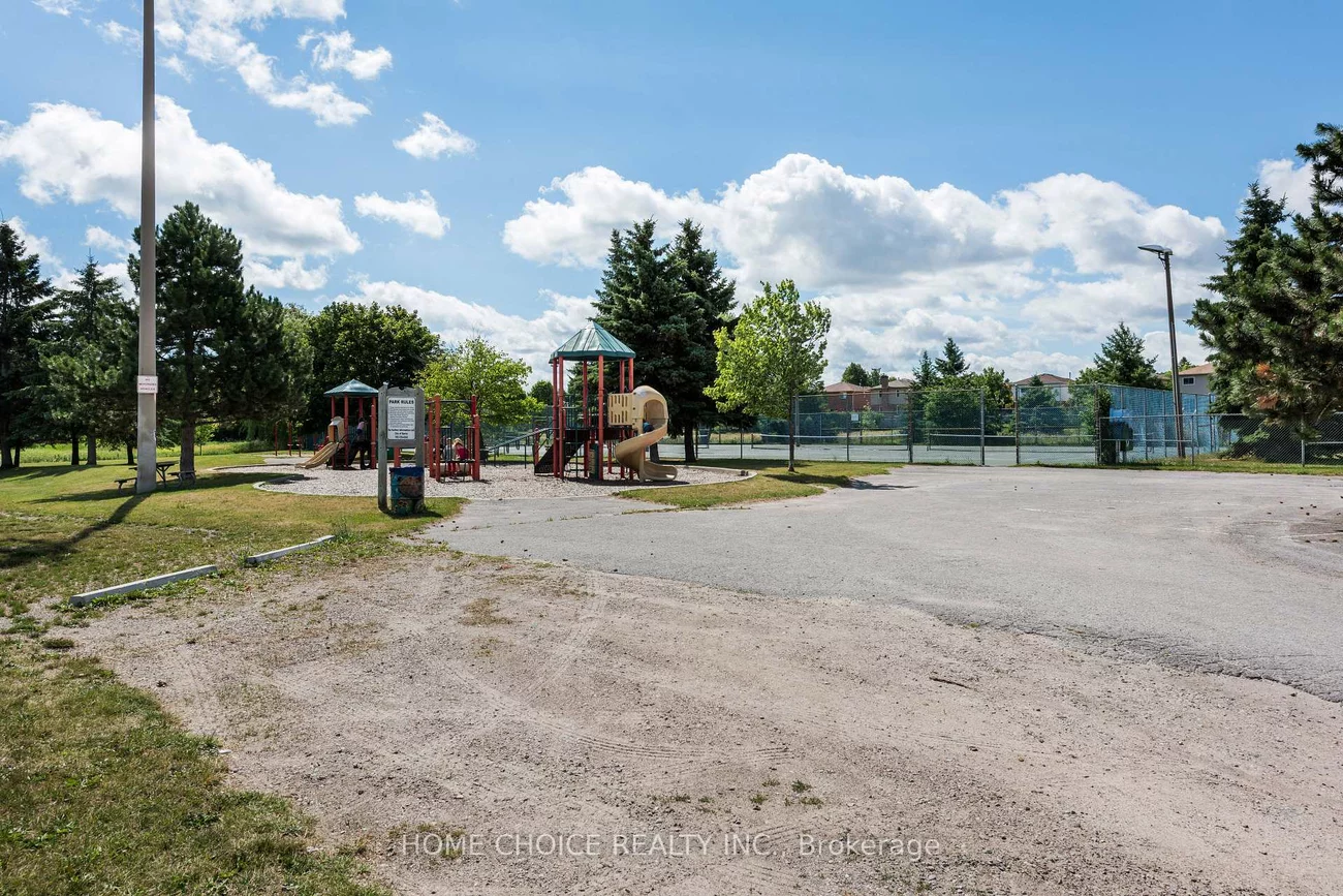 17, Orok, Grove East, Barrie