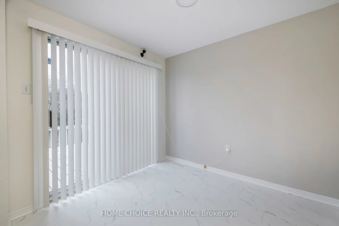 17, Orok, Grove East, Barrie