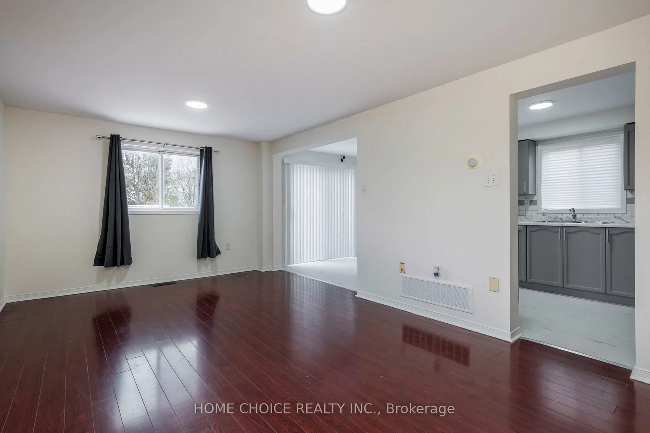 17, Orok, Grove East, Barrie