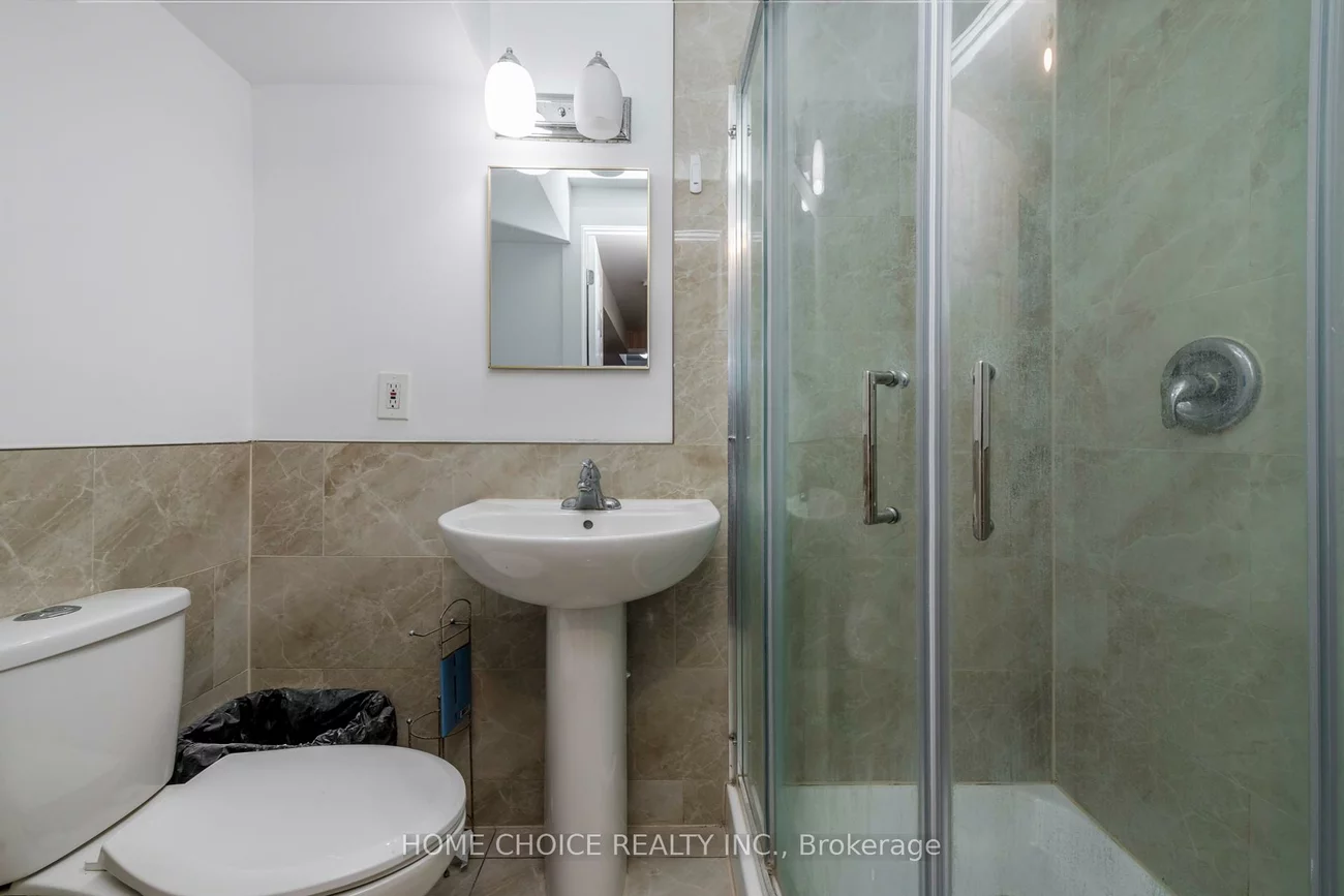 17, Orok, Grove East, Barrie