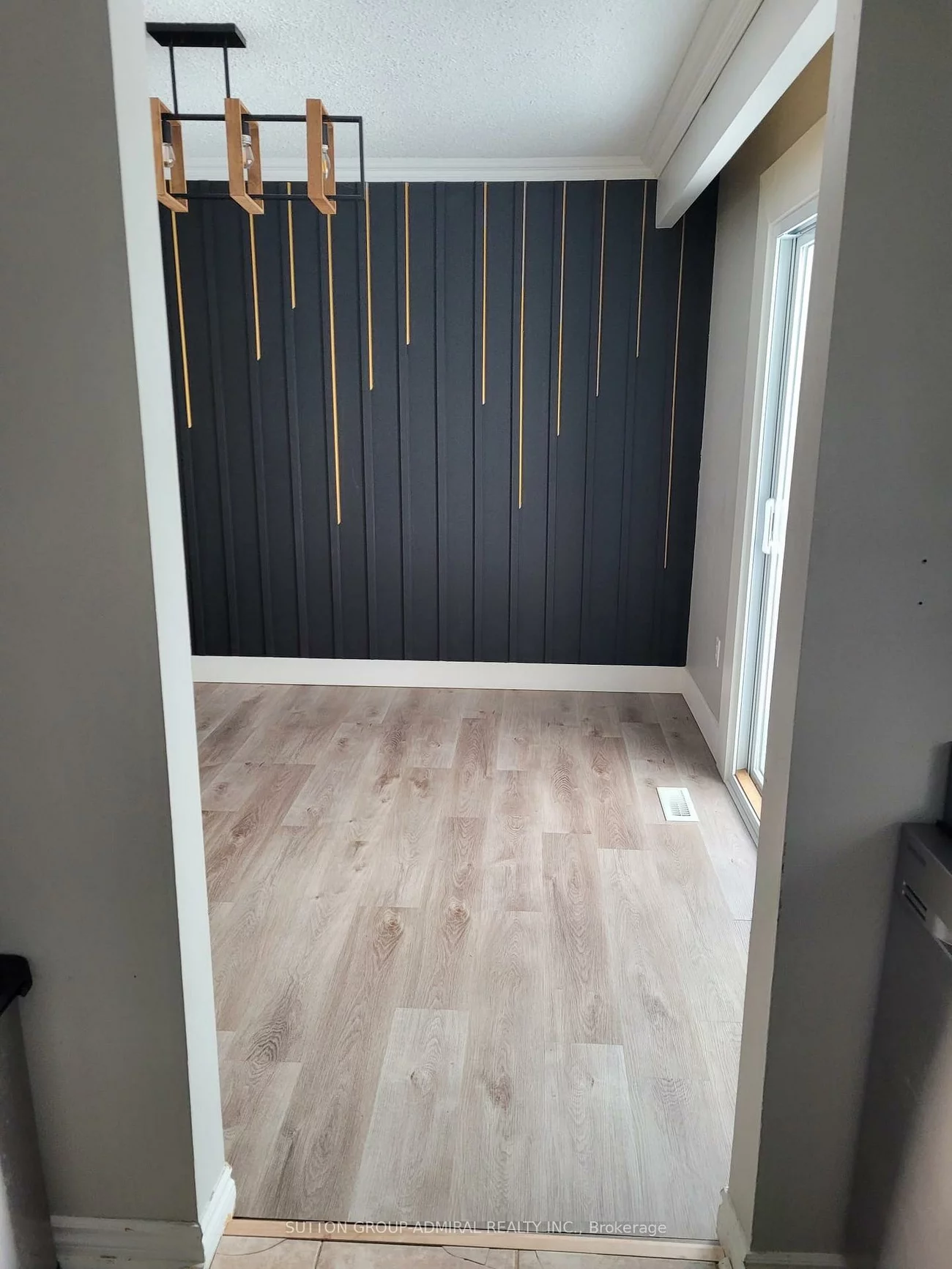 29, Eileen, Allandale Heights, Barrie