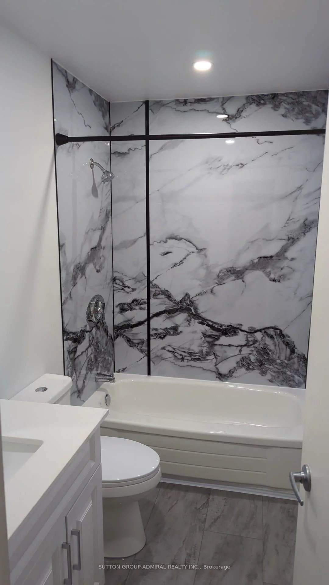 29, Eileen, Allandale Heights, Barrie