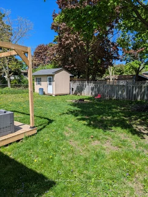 29, Eileen, Allandale Heights, Barrie