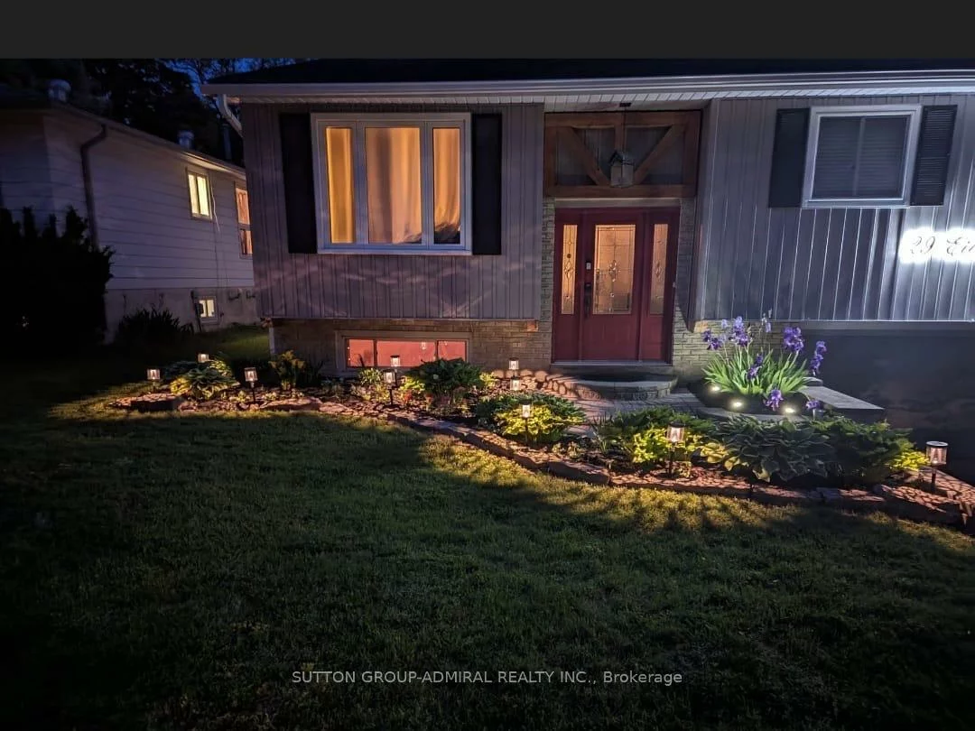 29, Eileen, Allandale Heights, Barrie