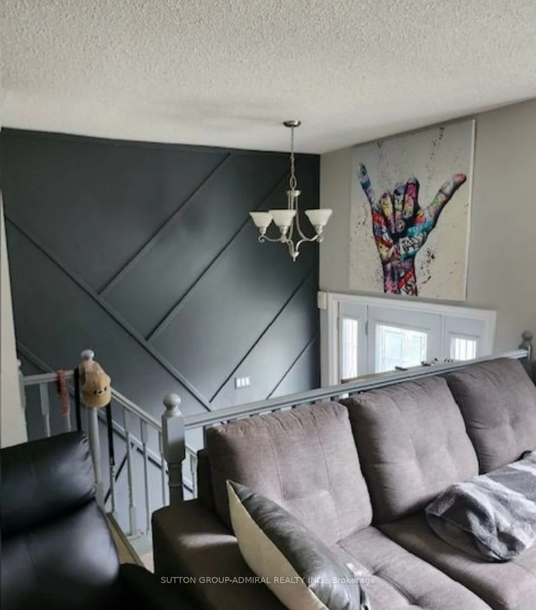 29, Eileen, Allandale Heights, Barrie