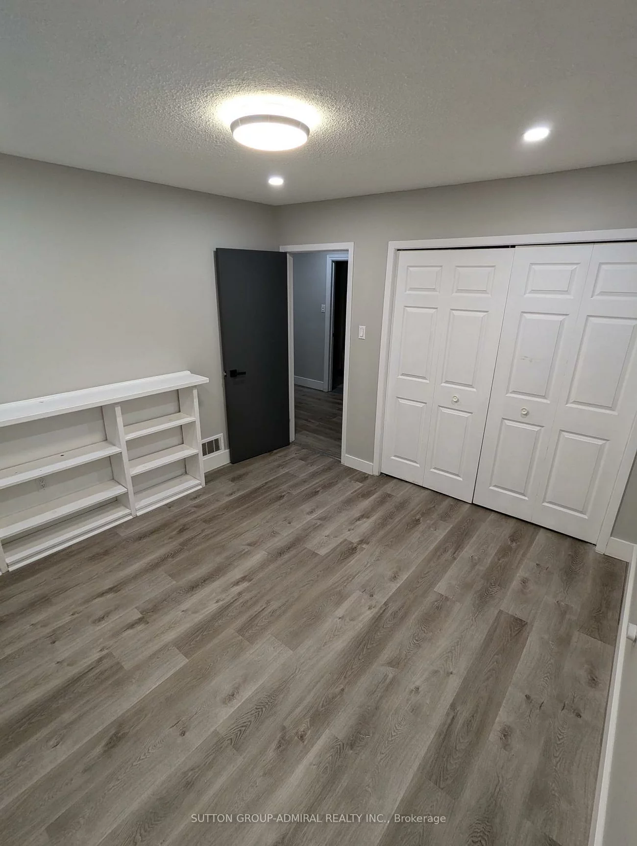 29, Eileen, Allandale Heights, Barrie