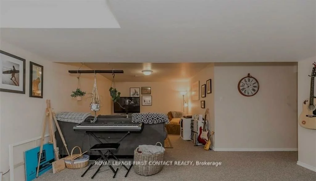 5, Monique, East Bayfield, Barrie