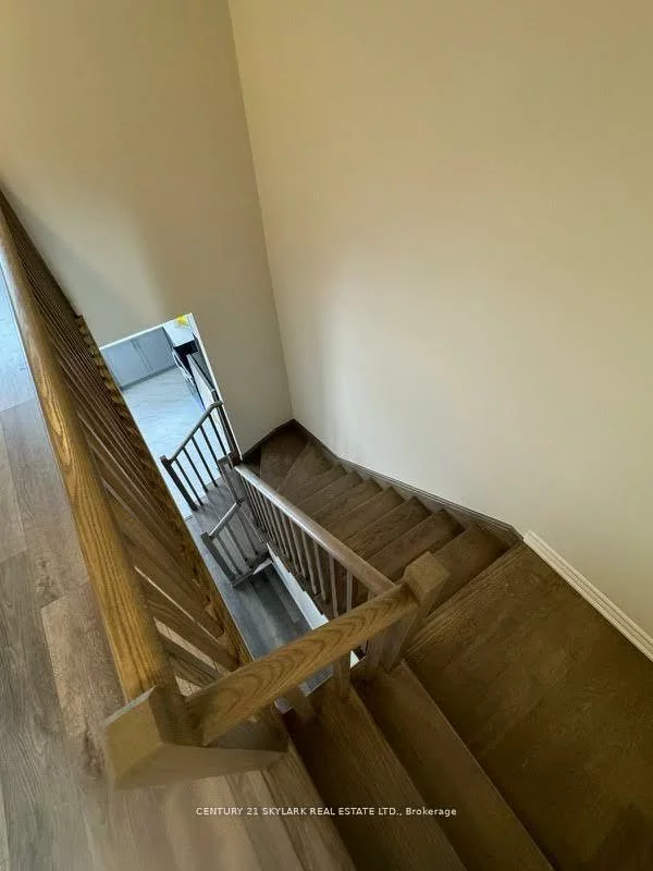 6, Wagon, Innis-Shore, Barrie