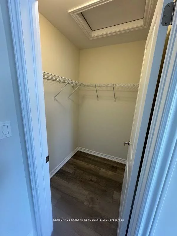 6, Wagon, Innis-Shore, Barrie