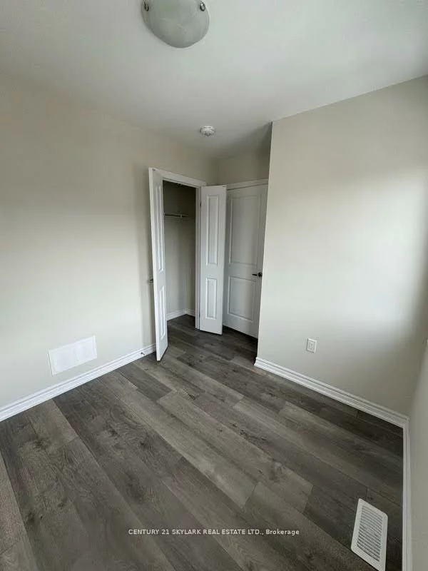 6, Wagon, Innis-Shore, Barrie