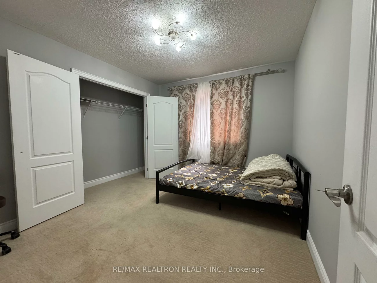 64, Jewel House, Innis-Shore, Barrie
