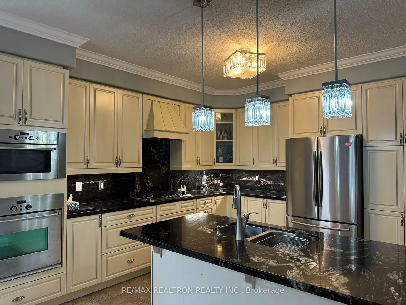 64, Jewel House, Innis-Shore, Barrie