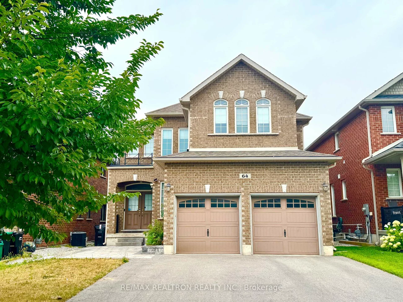 64, Jewel House, Innis-Shore, Barrie