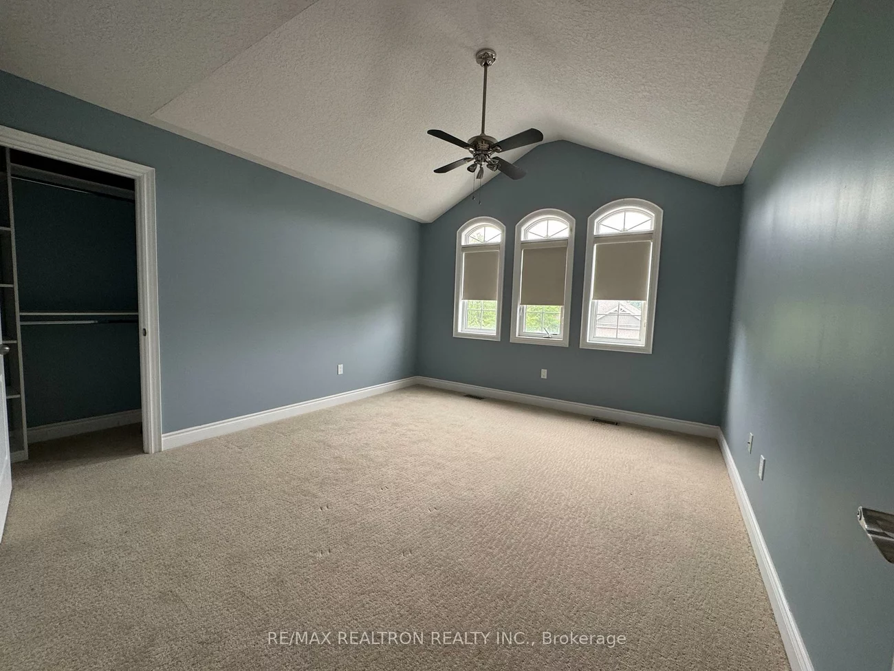 64, Jewel House, Innis-Shore, Barrie
