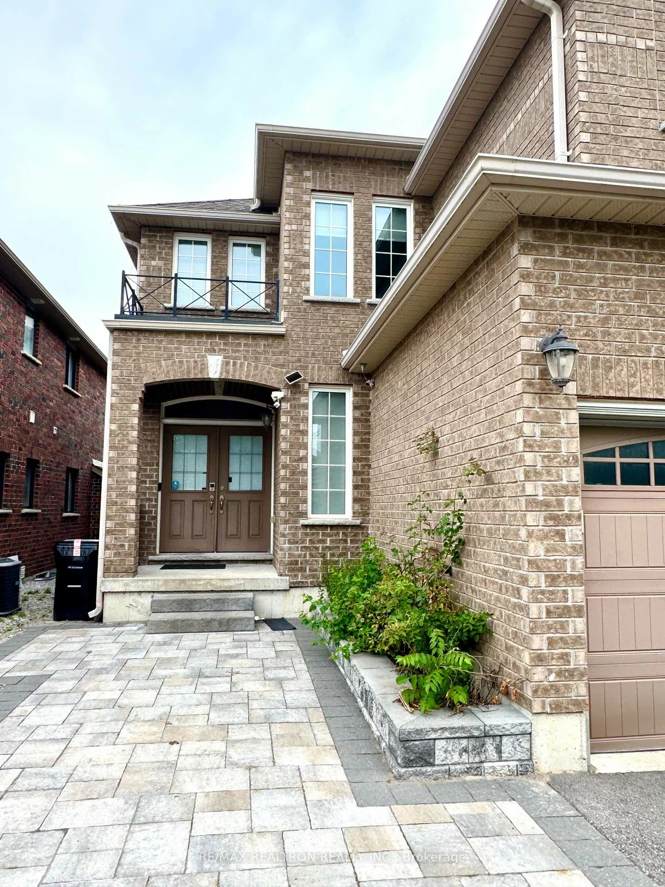 64, Jewel House, Innis-Shore, Barrie