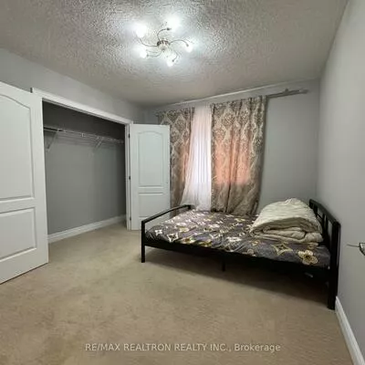 64, Jewel House, Innis-Shore, Barrie